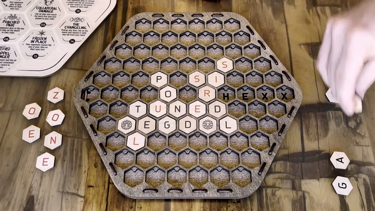 HEXX : The Word Game You'll Flip Over
