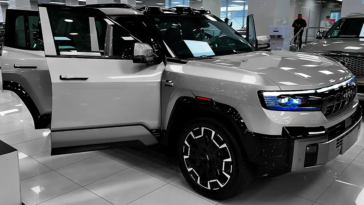 2025 BYD Leopard 8 - China's More Powerful Ultra-Luxury SUV!