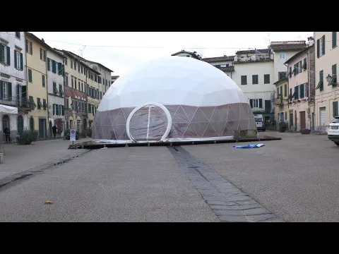 <span style="color:var(--accent)">Video:</span> Un mercatino dentro un igloo: in piazza san Francesco arriva il Natale