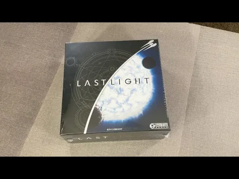The Discriminating Gamer: Last Light unboxing with Ray