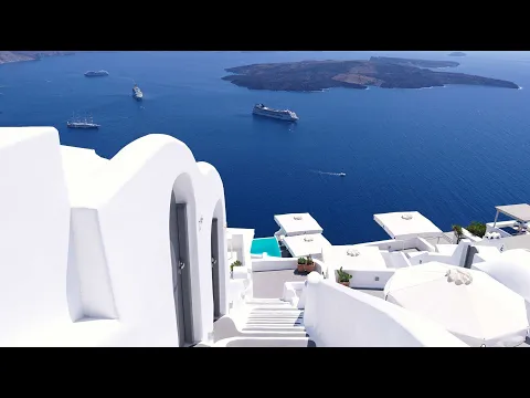 Aussicht auf das Meer und Schiffe von Katikies Chromata Santorini