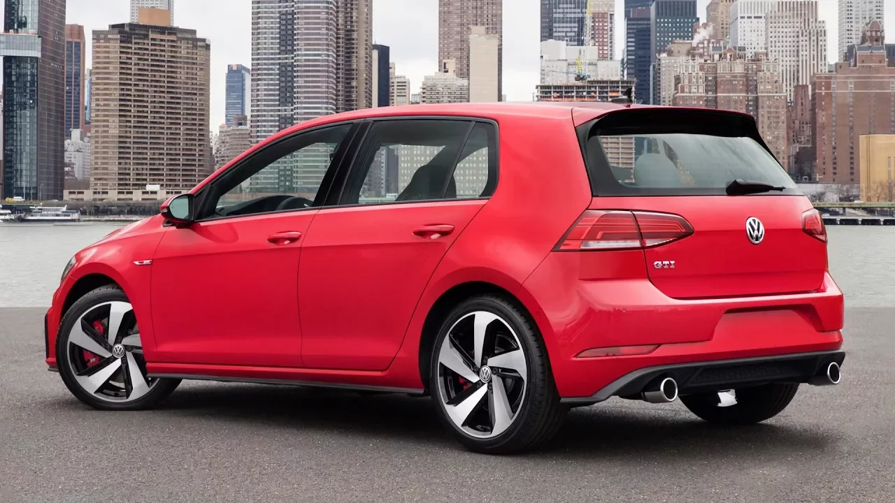2018 Volkswagen Golf - interior Exterior and Drive