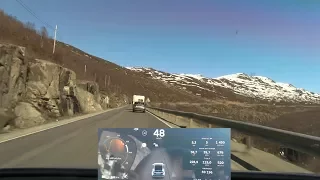 Model X towing 2250 kg/5000 lb boat+trailer up the mountains