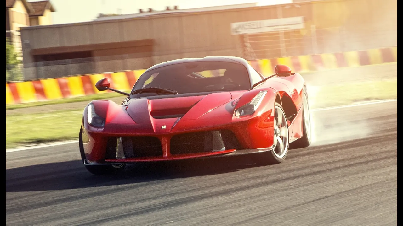 LaFerrari Hot Lap | Top Gear