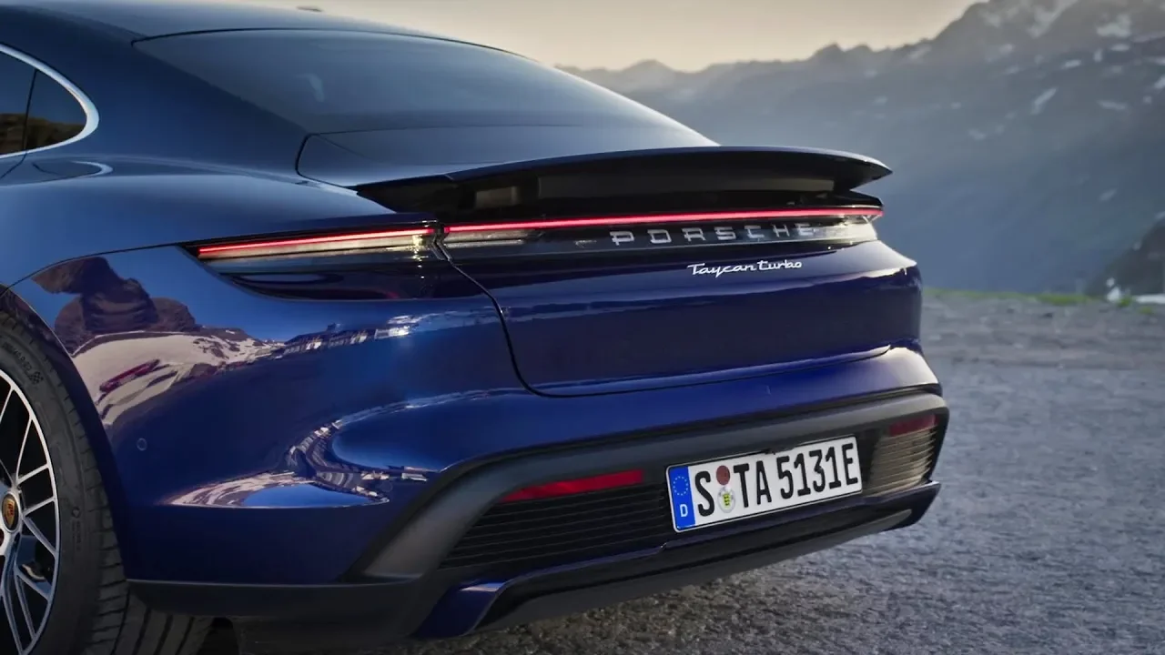 Porsche Taycan 2020 - Test Drive (Electric Sports Sedan)