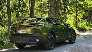 Test av Peugeot e-408: Kul bil på billig plattform