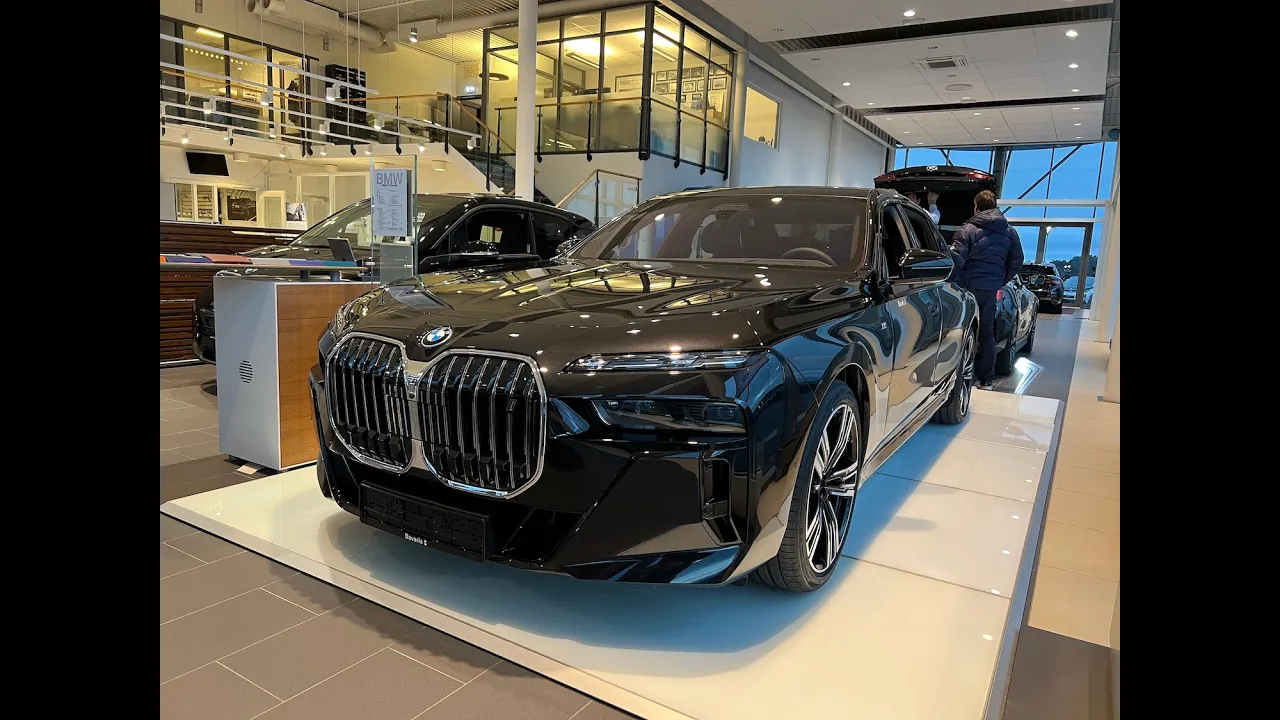 BMW i7 xDrive60 - luksus elbil - vi kikker kjapt på den