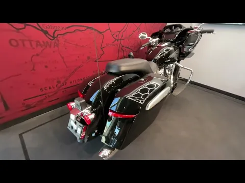 2026 Indian Motorcycle Challenger Limited + 112 & Powerband Audio Package Thumbnail alt