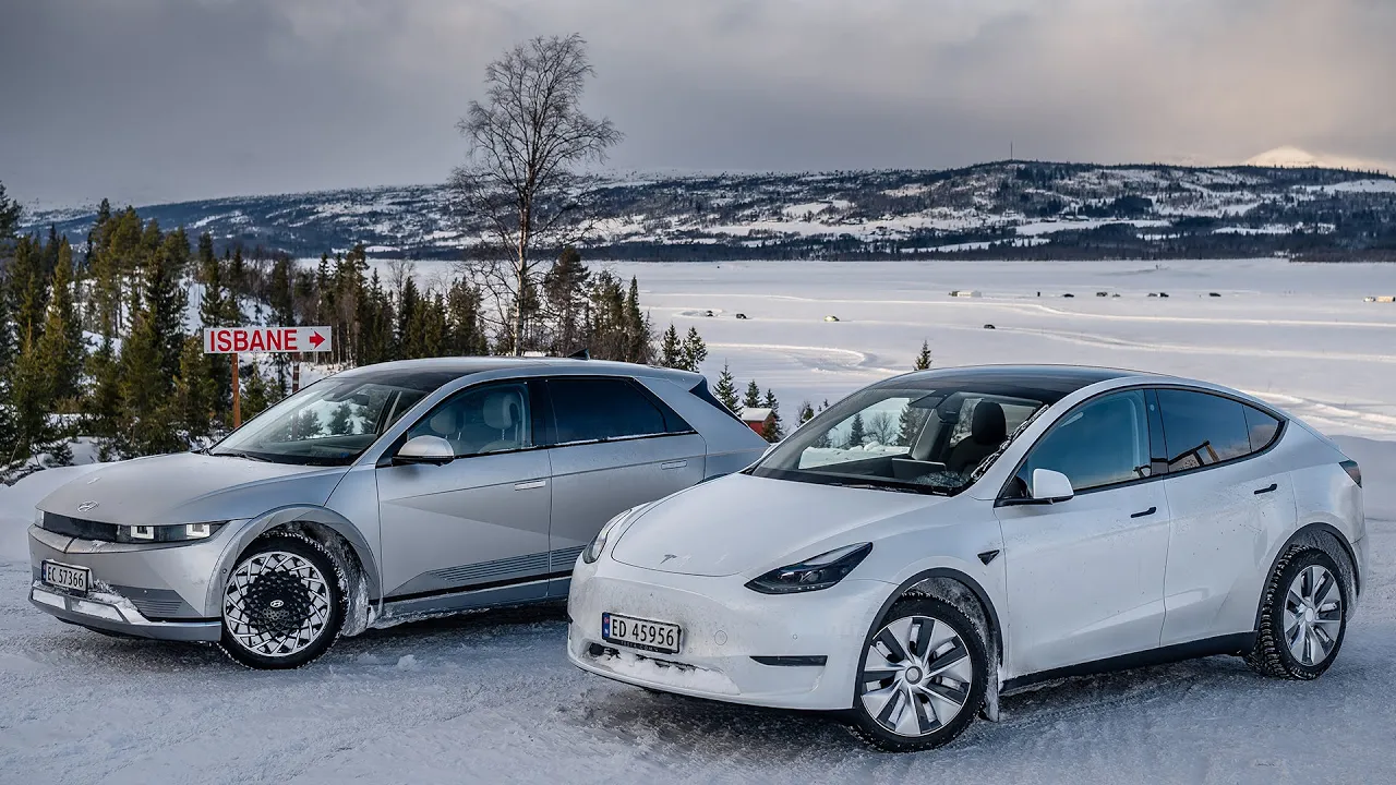 Ingen grunn til å frykte Tesla Model Y på glatta - Verre gikk det med Hyundai IONIQ 5 ...