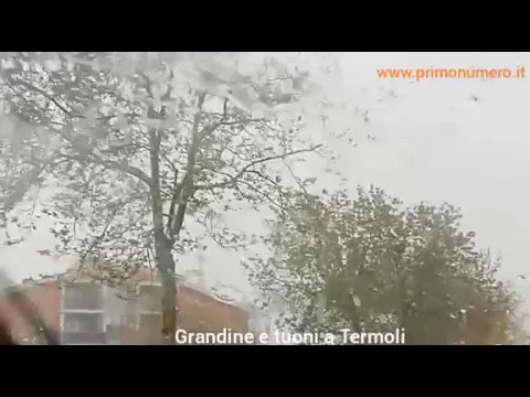 <span style="color:var(--accent)">Video:</span> Grandine e tuoni sulla costa