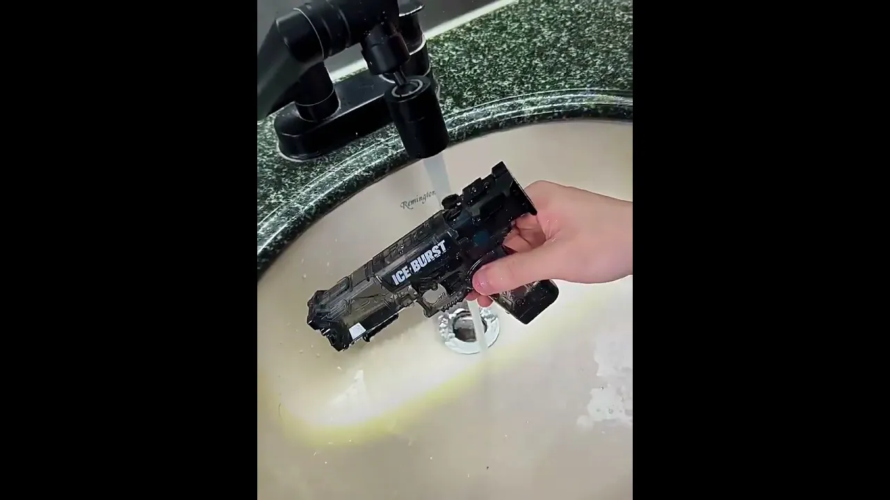 Водяний пістолет Ice Burst Water Gun Чорний