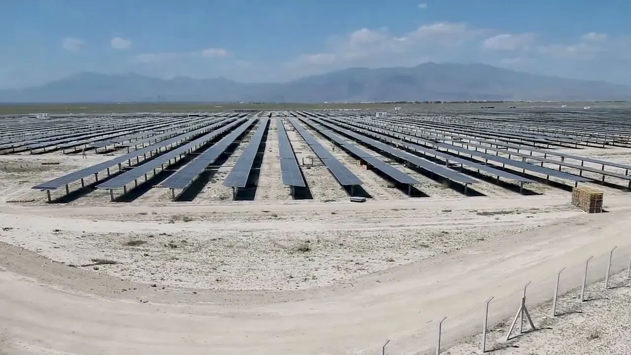 Bor Solar Power Plant (SPP) Installation Time Lapse Video
