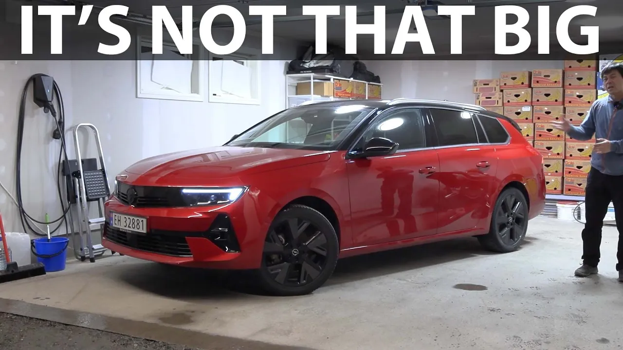 Opel Astra-e Tourer banana box test