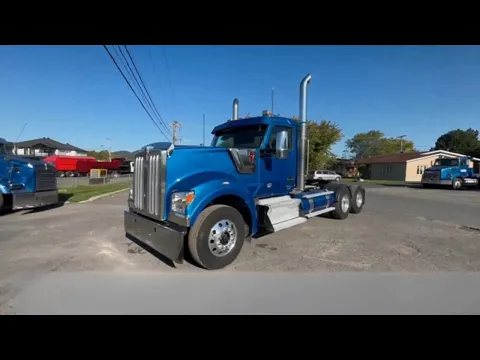 2024 Kenworth W990 Thumbnail alt