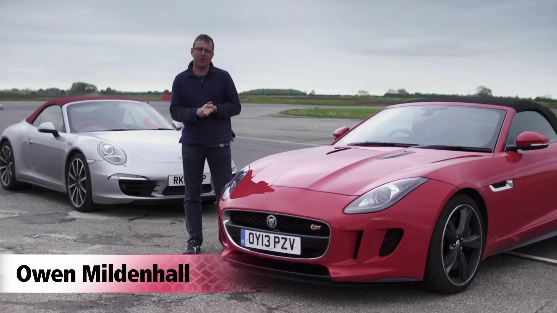 Jaguar F-Type vs Porsche 911 - Auto Express