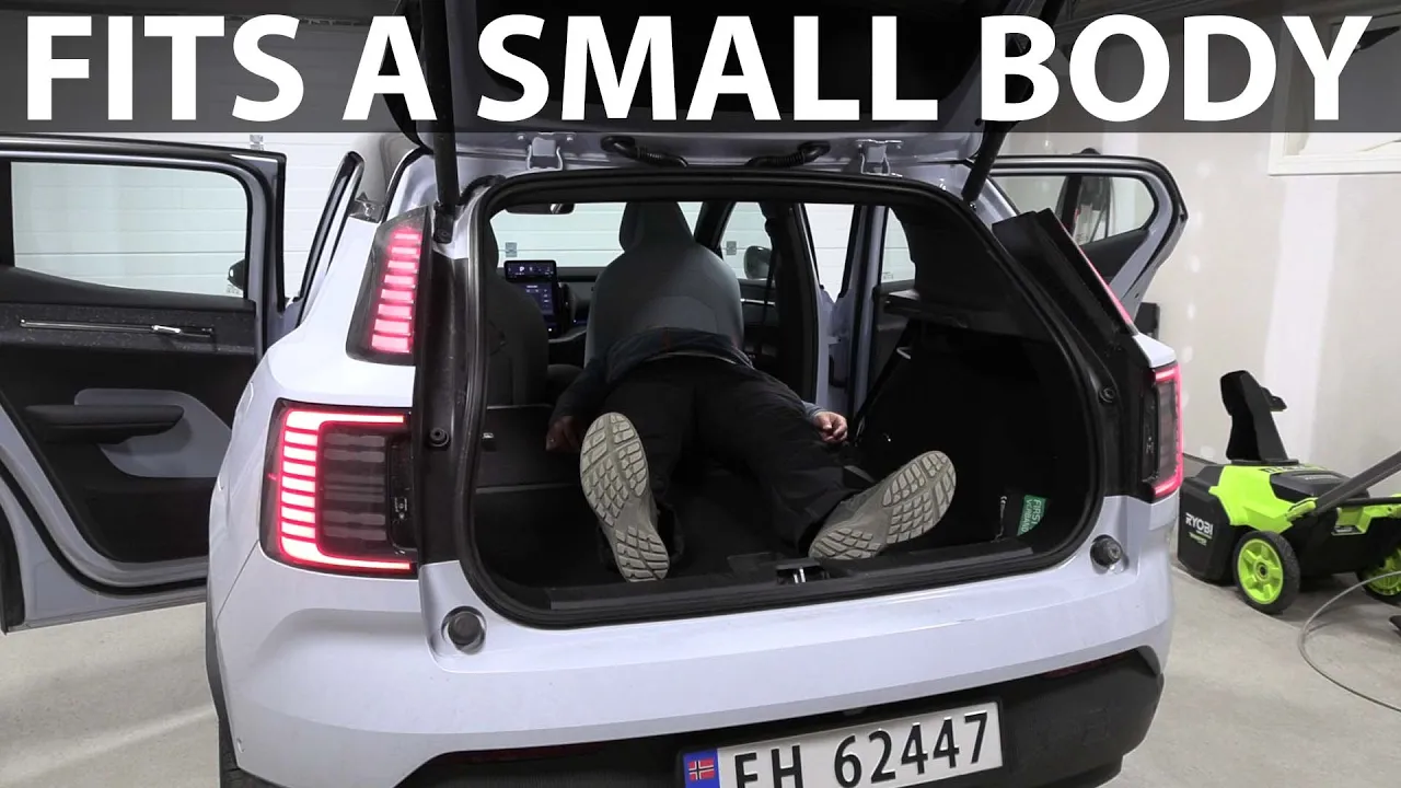 Volvo EX30 interior review