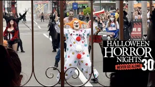 [4K] Jack the clown welcomes Halloween Horror Nights guests at Universal Studios Orlando Florida