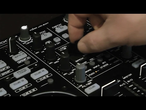 Denon DJ MC3000 4 Deck DJ Controller & Audio IO