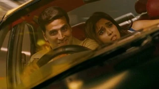 Akshay Kumar shows his driving skills - Bollywood Movie - Khiladi 786