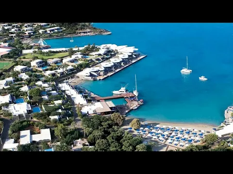 Luftaufnahme des Elounda Beach Hotel & Villas mit Swimmingpools und Strand