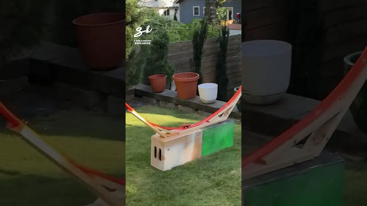 This hot dog is on a roll... literally! 🤣🌭 IG - @pablo.rochat #hotdog #tricks #freestyle