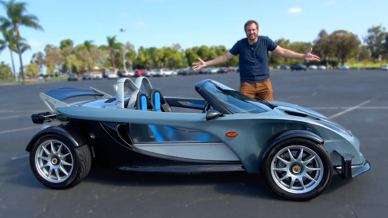 The Lotus 340R Is a Crazy Road-Legal Go Kart