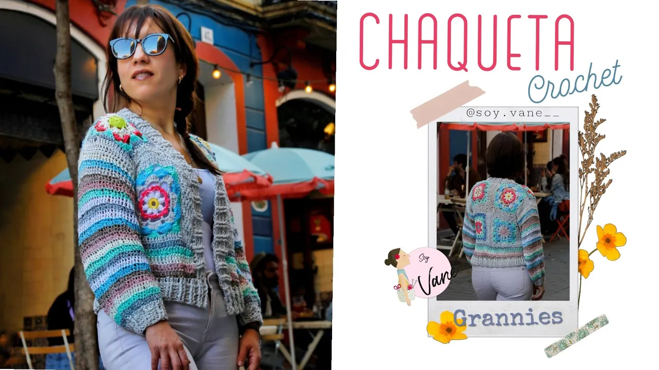 Chaqueta a crochet con grannys florales y franjas en azul, gris y rosa, mostrada por Soy Vane.