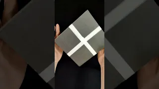 Un-unboxing Lacrimosa