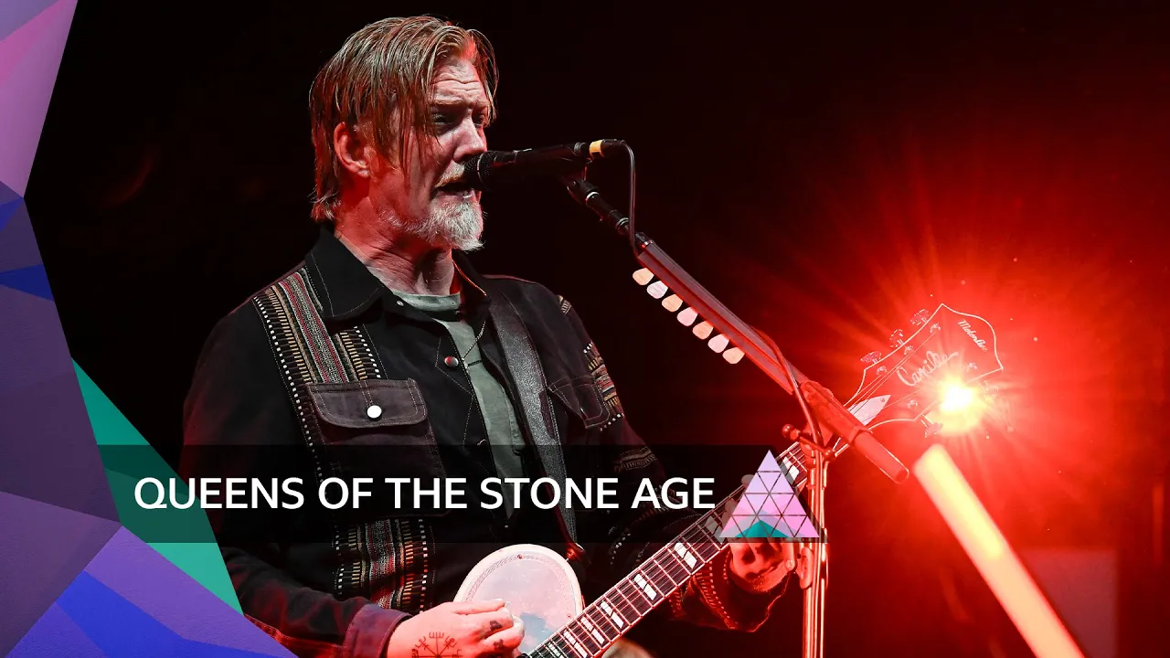 queens of the stone age tour