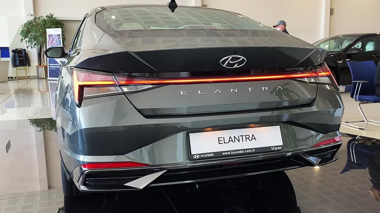 2021 Hyundai Elantra - Exterior and interior Details (Perfect Sedan)