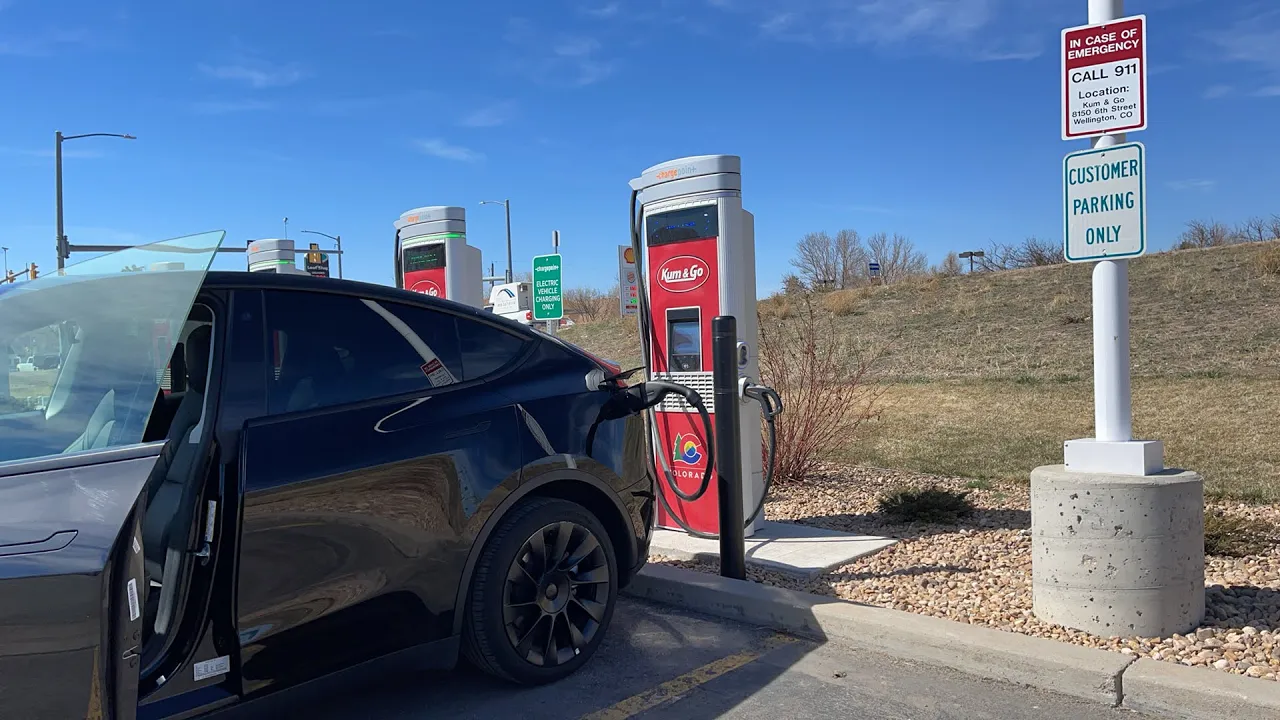 Livestream: Tesla Model Y Highway Range Test (LR 20” Wheels)