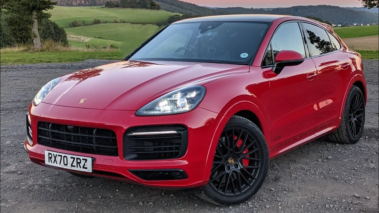 The New Porsche Cayenne GTS Coupé Review | Top Speed | 4k