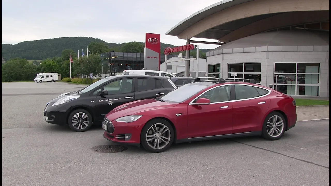 Motorway consumption test Nissan Leaf vs Tesla Model S