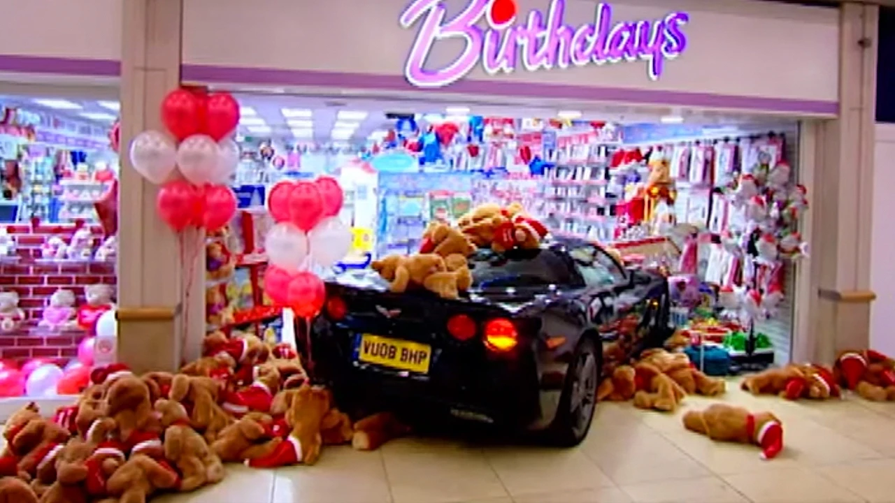 Shopping Centre Chase & Beach Assault | Top Gear