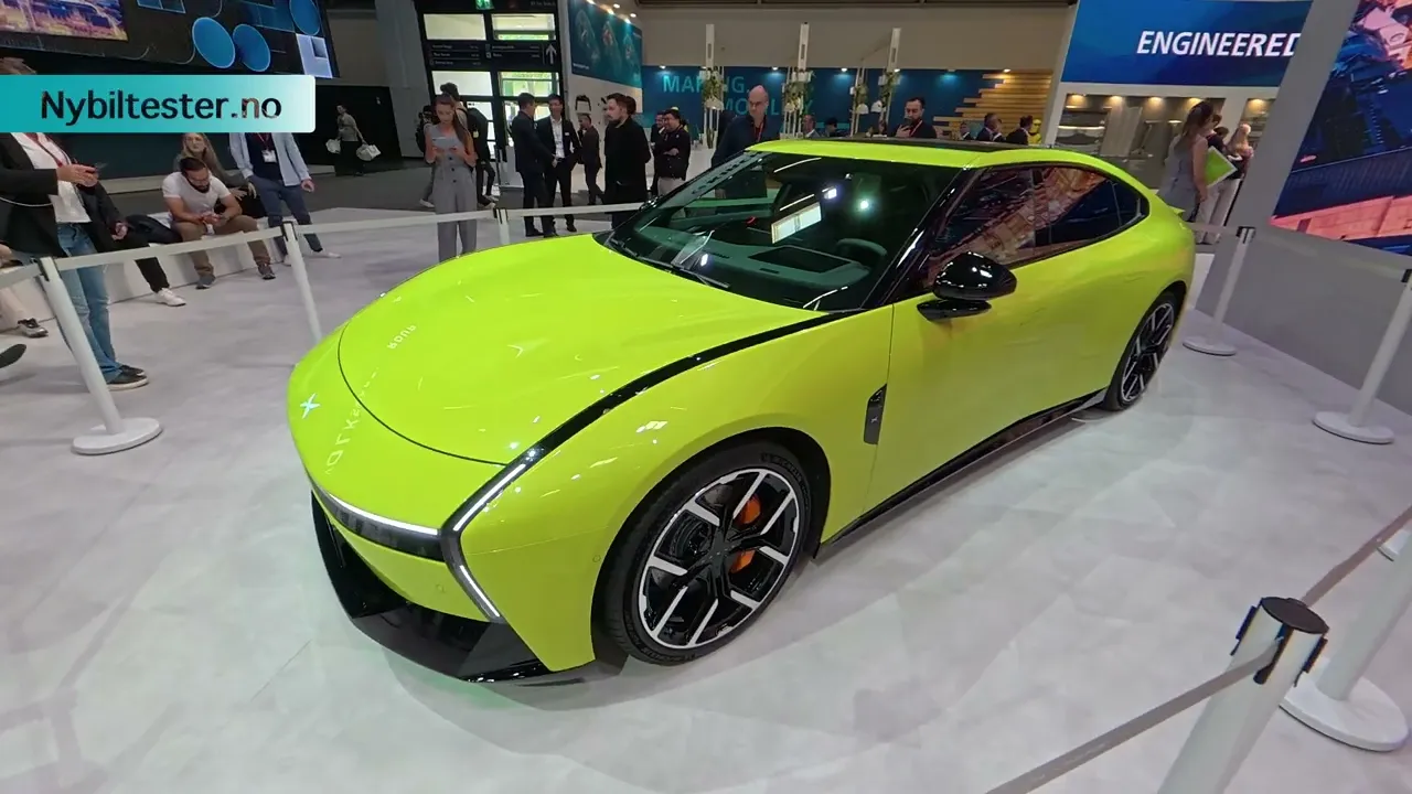 Sportsbilen XPENG P7 sett på IAA MOBILITY