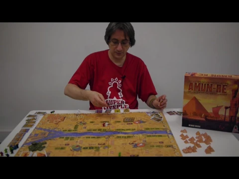 Super Meeple explains the game rules (new edition)