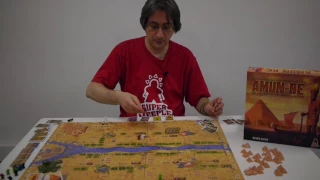 Super Meeple explains the game rules (new edition)