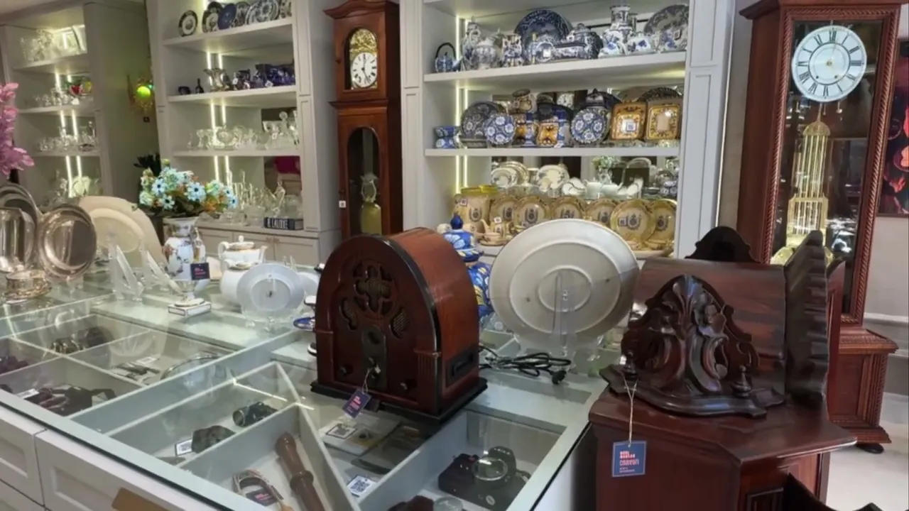 Vídeo de Coliseum Artes e Antiguidades