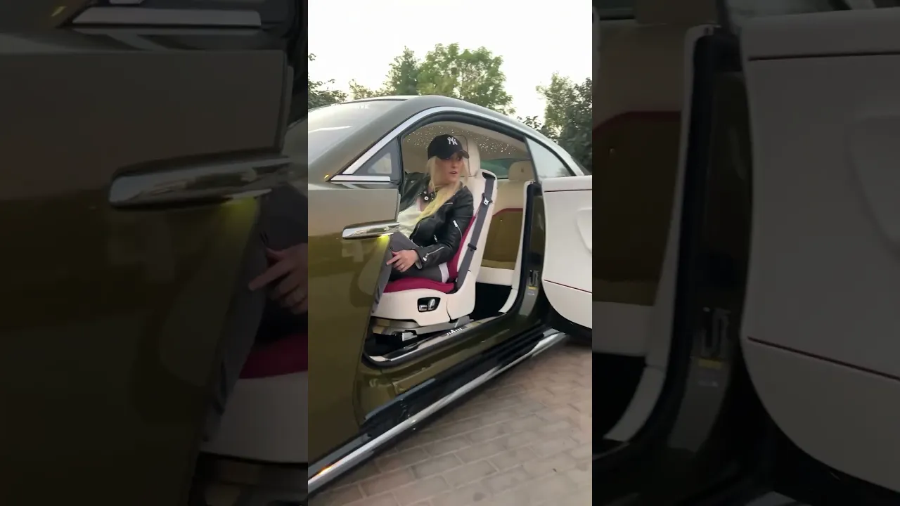 Check out the interior of the $500,000 all-electric Rolls-Royce Spectre 😍👀#cars #luxury #electric