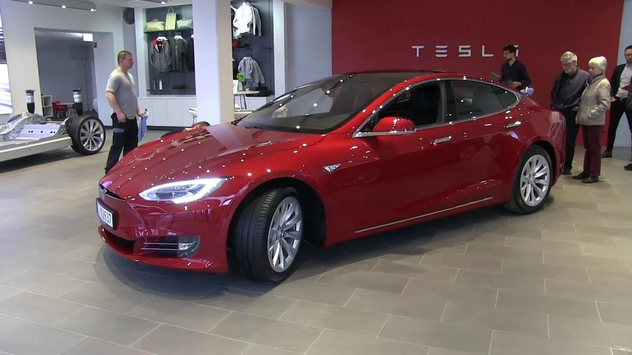 Tesla Model S facelift vs old
