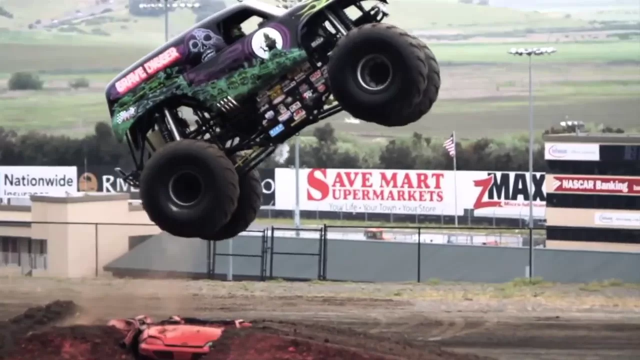 Grave Digger! Monster Truck Mayhem