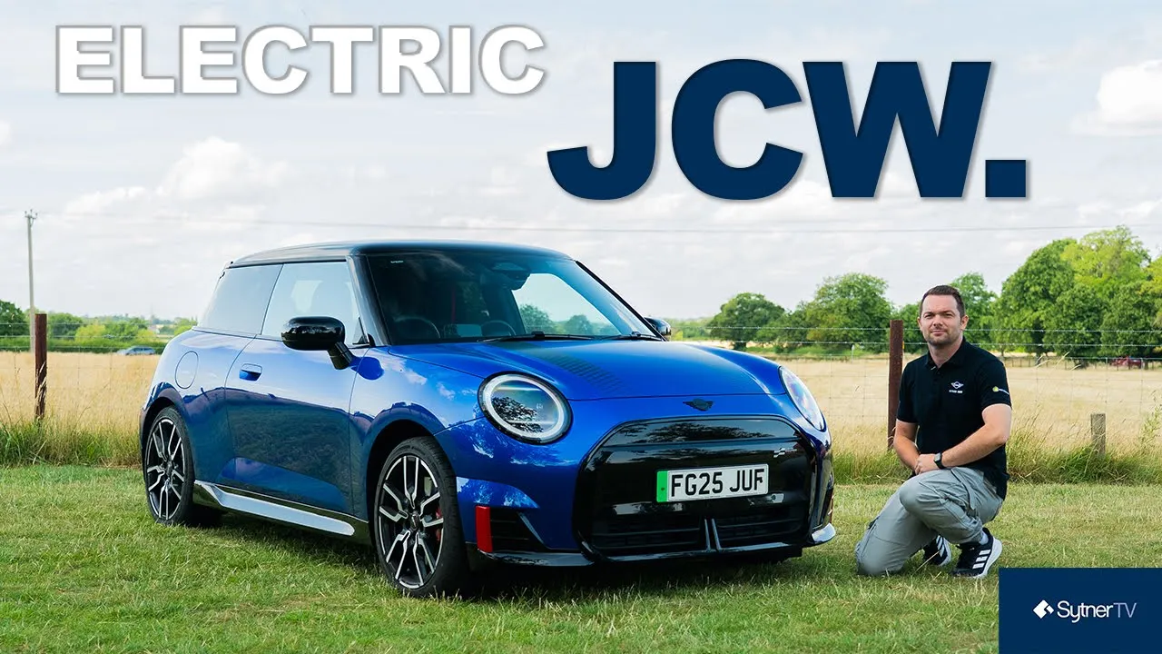 The NEW MINI John Cooper Works Electric | Walk around (4K)