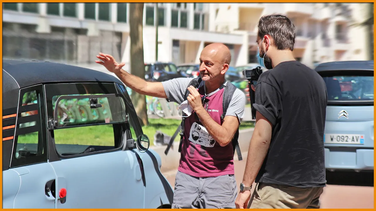 On Invite le Journaliste PP Garcia à Conduire la CITROËN AMI 🎧 @PP World