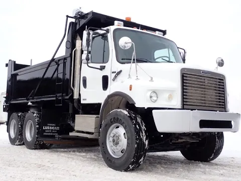 2006 Freightliner M2106 Thumbnail