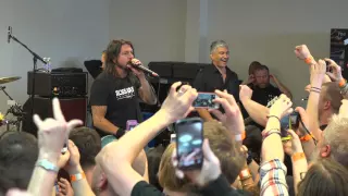 Foo Fighters: Record Store Day 2015 - Niles, OH