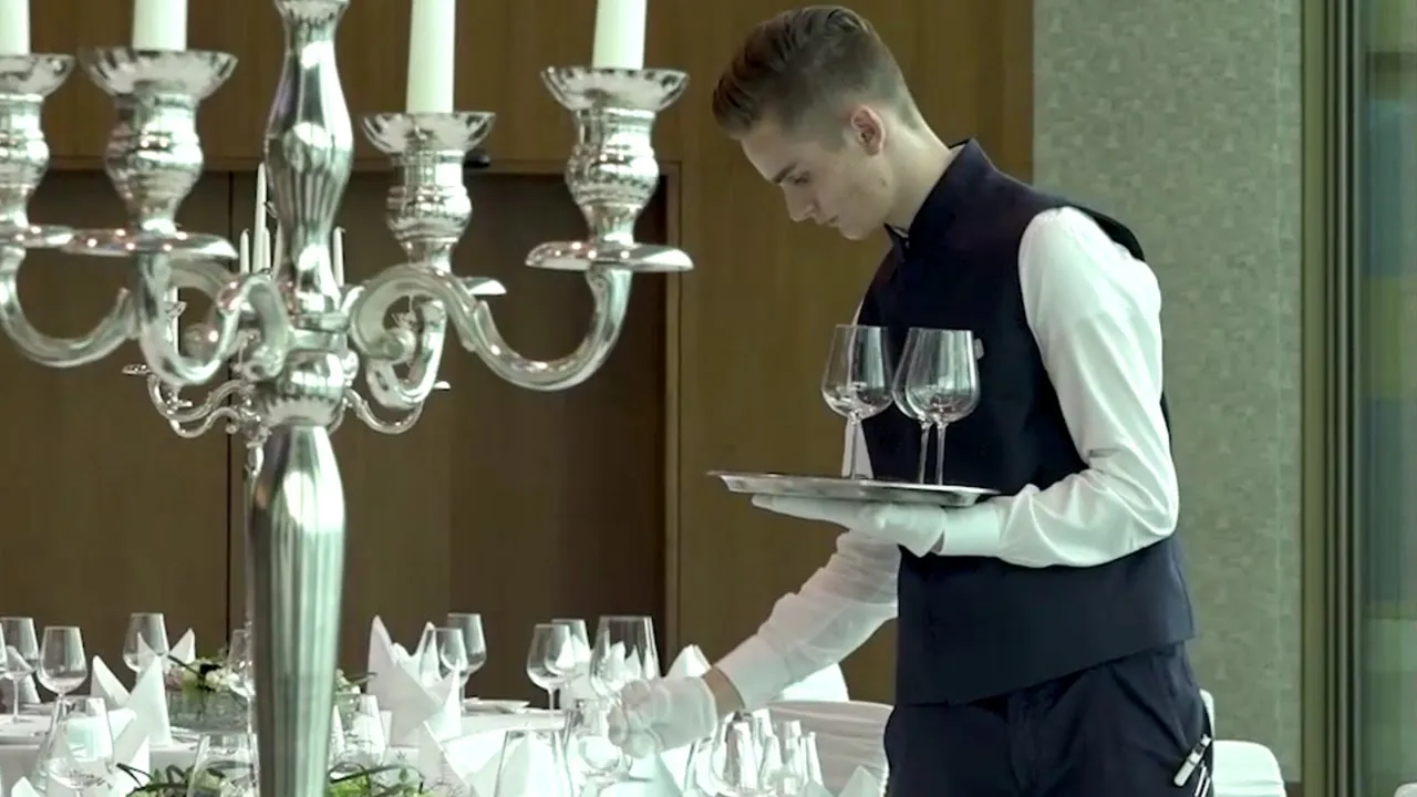 Restaurantfachmann/-fachfrau EFZ – Clip